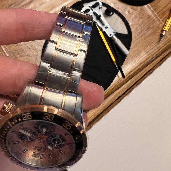 Invicta Mens chronograph rose gold/silver watch NIB - Picture 10 of 12